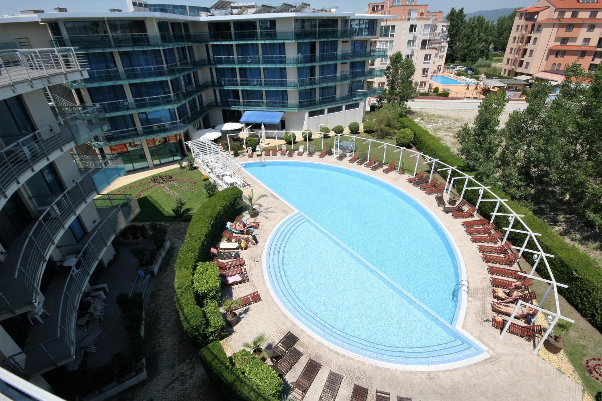 Riviera Blue Hotel Sunny Beach Exterior photo